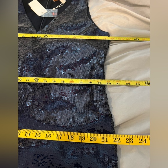 Tory Burch Ophelia Color Block
Sequin Dress - Picture 16 of 16